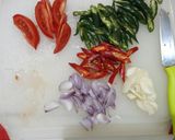 Foto langkah ke 2 dari resep Cumi Asin Cabe Ijo Saos Tiram.