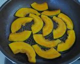 A picture of step 3 of Pumpkin Sauté with Prosciutto Marinade Sauce.