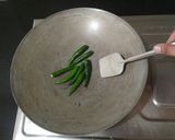 A picture of step 1 of Mizoram Style Hmarcha Rawt.
