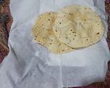A picture of step 1 of Papad Chaat.