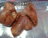 Foto del paso 3 de la receta: Muslos de Pollo Horneados a las Finas Hierbas