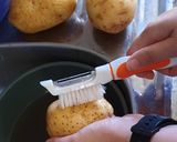 Foto langkah ke 1 dari resep Baked potato wedges.