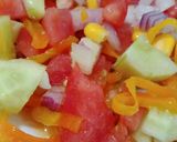 صورة لخطوة 2 من وصفة سلطة طماطم وخيار 😋⁦❤️⁩