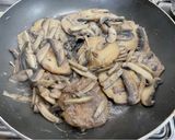 Foto del passaggio 4 della ricetta Scaloppine di seitan ai funghi 🍄 🇺🇦☮️🏳️‍🌈
