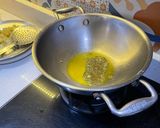 A picture of step 2 of Aloo methi.