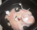 Foto del paso 1 de la receta: Chilaquiles verdes con pollo