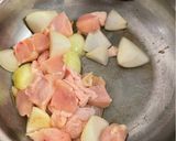 รูปขั้นตอนการทำที่ 2 ของ แกงกะหรี่ไก่