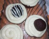 A picture of step 9 of Red Velvet çhoçolate inside Cupcakes with cream cheese frosting.