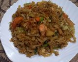 Foto langkah ke 4 dari resep Kwetiau Goreng Udang.