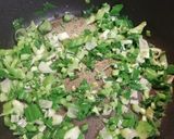 Foto del paso 1 de la receta: Pollo al verdeo express y one-pot