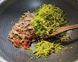 Foto langkah ke 8 dari resep Tumis Bunga Pepaya dengan Tempe dan Ikan Cue.