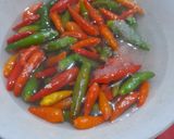 Foto langkah ke 3 dari resep Acar Cabe Rawit by Jesslyn Orlane.