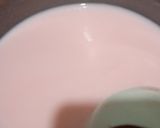 Foto langkah ke 1 dari resep Strawberry Silky Pudding.