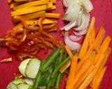 Foto del paso 2 de la receta: Wok de pollo y vegetales con arroz yamaní