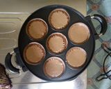 Foto langkah ke 8 dari resep Martabak Mini Coklat dan Keju.