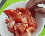 Foto langkah ke 1 dari resep 10 minute Tomato Egg Drop Soup.