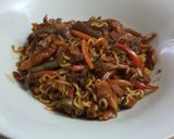 Foto del paso 3 de la receta: Fideos con pollo agridulce y verduras salteadas