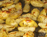 Foto del paso 2 de la receta: Patatas de primavera asadas al horno con hierbas