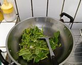Foto langkah ke 2 dari resep Tumis Kangkung Sambal Embe.