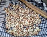 A picture of step 2 of Choco peanuts bites.