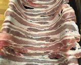 Sajtos, tejfölös, baconos csirke megsütve recept fázis 1 fotója