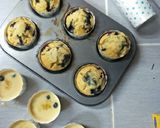 Foto langkah ke 8 dari resep Blueberry Muffins / Kue Muffin Blueberry.