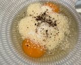 A picture of step 2 of Vegetarian Carbonara with Peas.