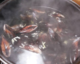 Foto del paso 3 de la receta: Mejillones rellenos de mejillones con bechamel