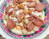 Hình bước làm 2 của món Pizza cho bé (đế có sẵn)