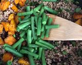 A picture of step 7 of Warm salad: squash, green beans and rocket.