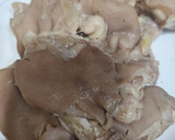 Foto del paso 2 de la receta: Pies de cerdo en salsa