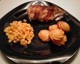 Une image de l'étape 5 de Poulet farci au chèvre et enroulé de lard.