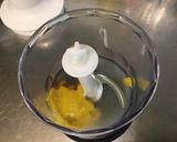 Une image de l'étape 2 de Sauce salade sucrée salée à la mangue, citron et persil.