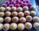 A picture of step 2 of Pinata Cupcakes.
