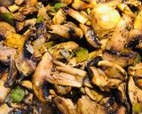 A picture of step 3 of Creamy Mushrooms 🍄 with Ravioli.