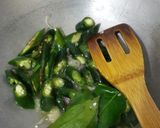 Foto langkah ke 3 dari resep Kembung Tumis Cabai hijau.