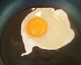 Foto del paso 11 de la receta: Huevos rotos con virutas de Paté sobre rosti de patatas