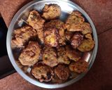 A picture of step 2 of Vegetable pakoda.