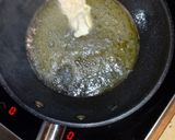 Φωτογραφία βήματος 2 της συνταγής Πίτσα 🍕ιταλική στο τηγάνι