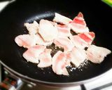 A picture of step 3 of Easy Authentic Pork Belly and Cabbage Stir-Fried Noodles with Thick Sauce.