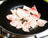 A picture of step 3 of Easy Authentic Pork Belly and Cabbage Stir-Fried Noodles with Thick Sauce.