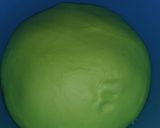Foto langkah ke 3 dari resep Roti Tawar Pandan Kismis, Empuk dan Lembut Banget!.