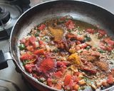 A picture of step 6 of Restaurant style bhindi masala.