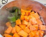 Foto langkah ke 3 dari resep Kolak Ubi Cilembu (Resep No. 110).