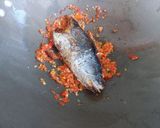 Foto langkah ke 1 dari resep Pindang sambal tomat kemangi.