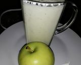 A picture of step 3 of Apple smoothie.