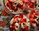 Foto del passaggio 4 della ricetta Crema mascarpone e Philadelphia con fragole