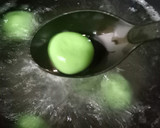 Foto langkah ke 5 dari resep Klepon Ketan Gula Merah (Kenyal No Kapur Sirih).