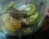 Foto del paso 1 de la receta: Licuado de 🍌, Chía, avena y kiwi.. ❤
