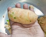 चिझी पॅटीस (Cheese Patties Recipe In Marathi) रेसिपी स्टेप 3 फोटो 